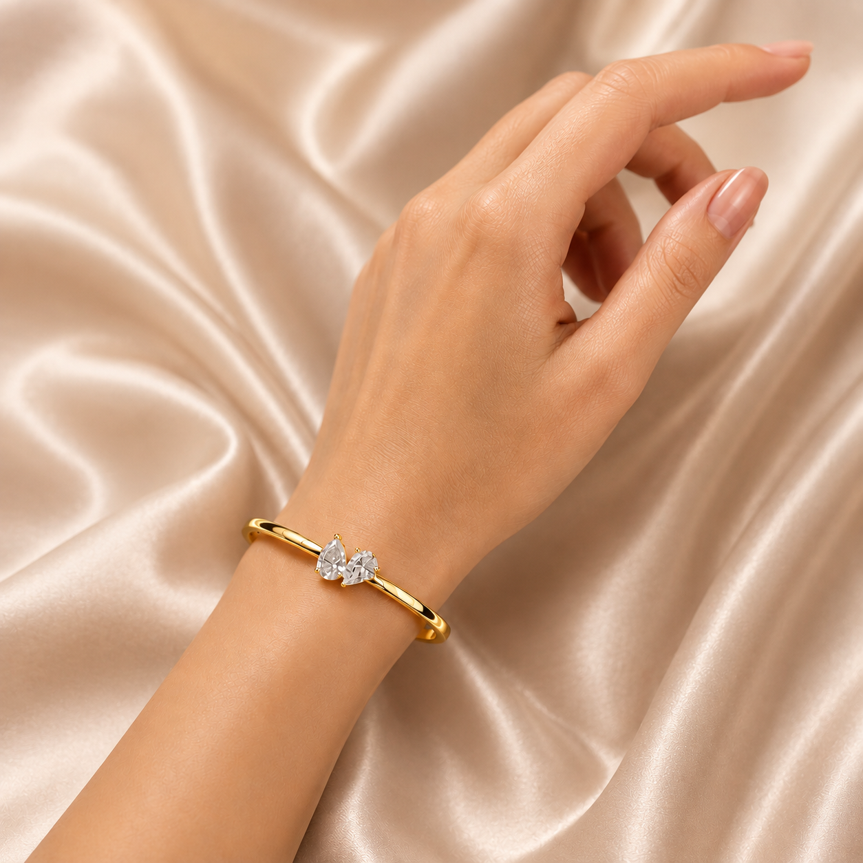 Pear-Shaped Diamond Bangle