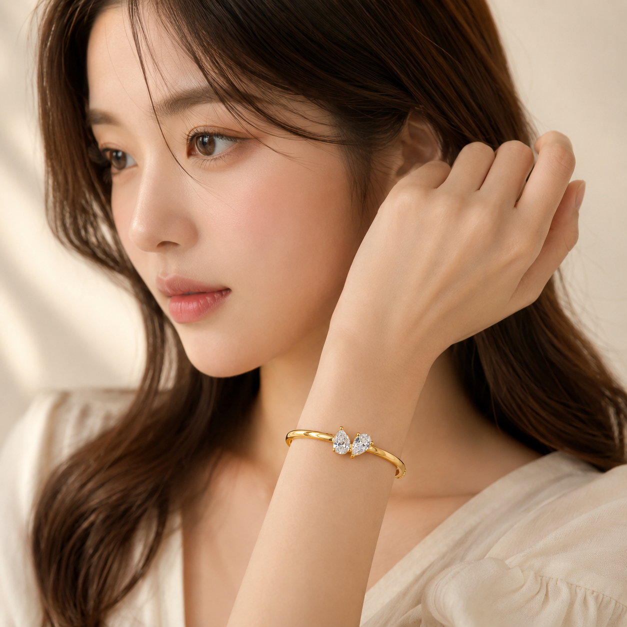 Pear-Shaped Diamond Bangle
