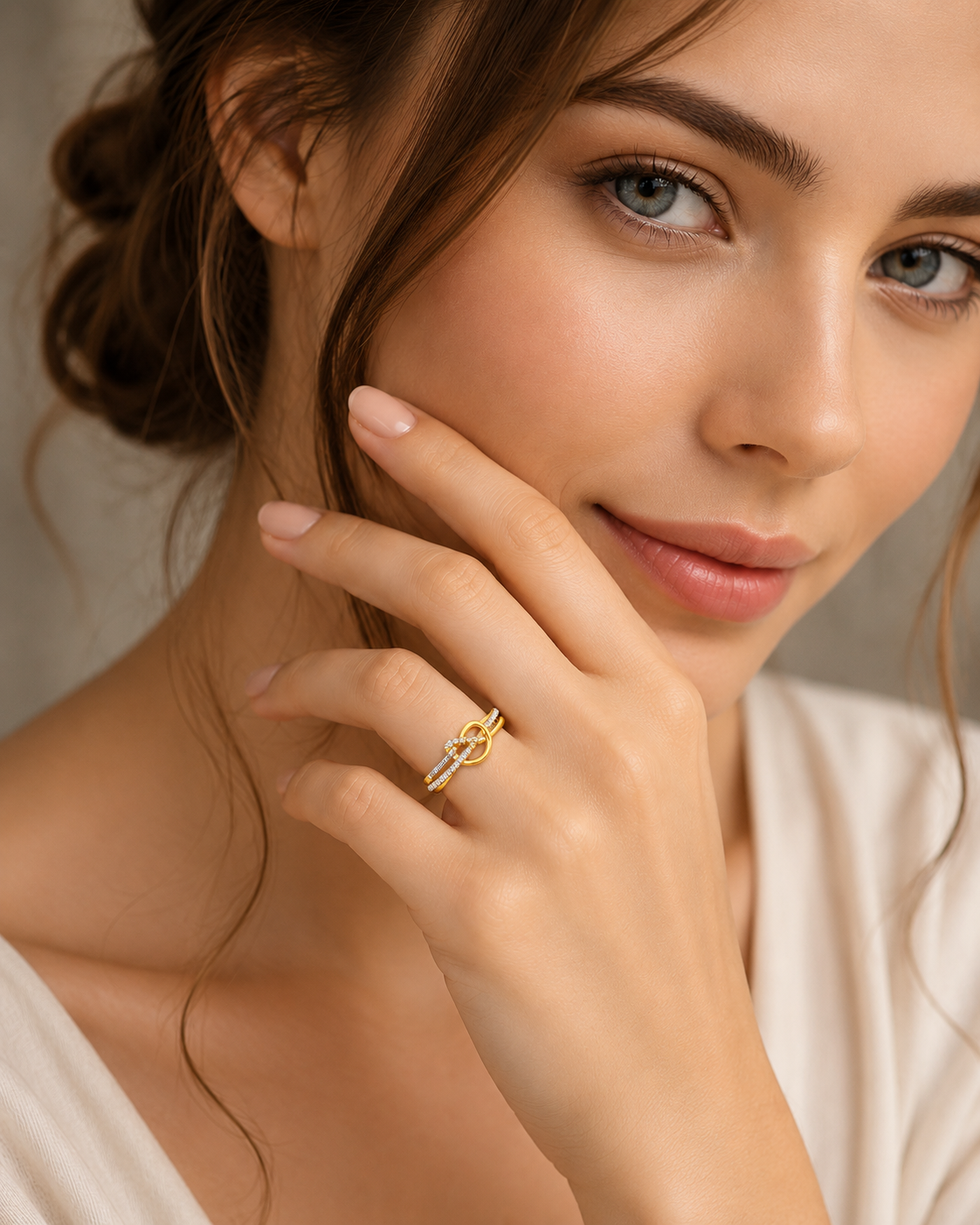 Elegant Interlocking Diamond Ring